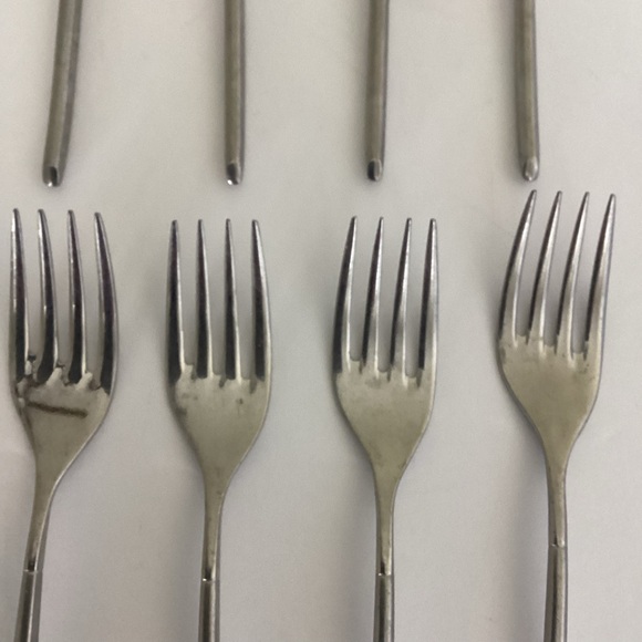 Guy Degrenne Flatware Set of 8 Forks - Picture 3 of 11